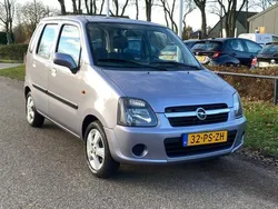 Paars, metallic lak Gebruikt 2004 Opel Agila Hatchback | € 1.999 (Eerlijke prijs)