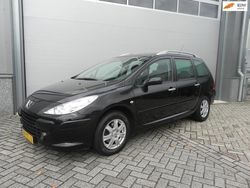 Zwart Gebruikt 2006 Peugeot 307 Stationwagen | € 2.250 (Iets duurder)