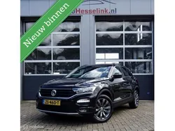 Zwart Gebruikt 2019 VW T-Roc Style SUV | € 19.850 (Eerlijke prijs)