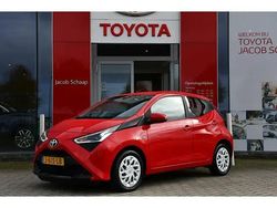 Rood Gebruikt 2020 Toyota Aygo X-play Hatchback | € 14.899 (Eerlijke prijs)