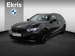 Saphirschwarz metallic (475) (zwart metallic) Gebruikt 2021 BMW 318 Comfort Edition Stationwagen | € 35.900 (Iets duurder)