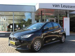 Zwart Gebruikt 2024 Toyota Yaris Hatchback | € 22.900 (Eerlijke prijs)