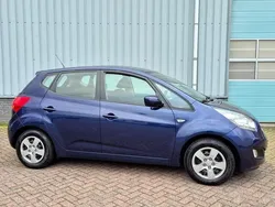Blauw, metallic lak Gebruikt 2010 Kia Venga Hatchback | € 3.995 (Eerlijke prijs)
