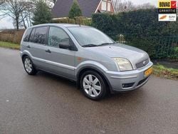 Grijs, metallic lak Gebruikt 2003 Ford Fusion MPV | € 1.950 (Eerlijke prijs)