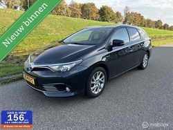 Grijs Gebruikt 2016 Toyota Auris Trend Hatchback | € 9.450