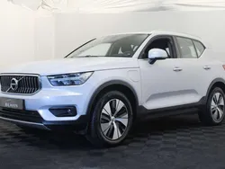 Grijs, metallic lak Gebruikt 2020 Volvo XC40 Momentum SUV | € 26.450 (Super prijs)