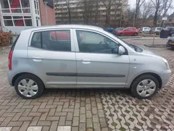 Zilver Gebruikt 2004 Kia Picanto EX Hatchback | € 2.000 (Eerlijke prijs)