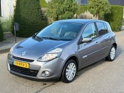 Grijs Gebruikt 2011 Renault Clio II Hatchback | € 2.499 (Eerlijke prijs)
