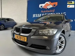 Grijs, metallic lak Gebruikt 2008 BMW 318 Executive Stationwagen | € 3.250 (Iets duurder)