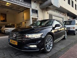 Zwart Gebruikt 2020 VW Passat R-line Sedan | € 22.950 (Goede deal)