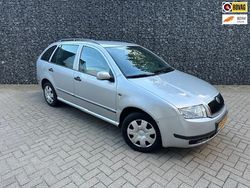 Grijs Gebruikt 2002 Skoda Fabia Comfort Hatchback | € 1.450 (Goede deal)