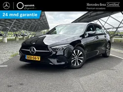 Nachtzwart uni Gebruikt 2024 Mercedes A180 Edition Stationwagen | € 32.850 (Super prijs)