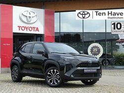 Zwart Gebruikt 2023 Toyota Yaris Executive MPV | € 31.900