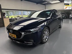 Blauw Gebruikt 2020 Mazda 3 Luxury Sedan | € 19.900 (Eerlijke prijs)