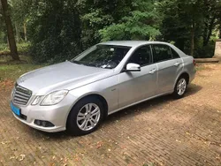 Zilver Gebruikt 2010 Mercedes E200 Sedan | € 5.350 (Iets duurder)