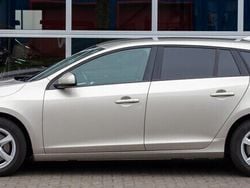 Zilver Gebruikt 2016 Volvo V60 Summum Stationwagen | € 15.950 (Goede deal)