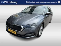 Grijs, metallic lak Gebruikt 2023 Skoda Octavia Business Line Stationwagen | € 24.950 (Goede deal)