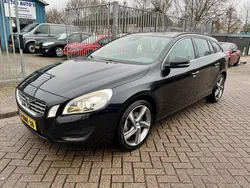 Zwart Gebruikt 2011 Volvo V60 R-Design Summum Stationwagen | € 1.234
