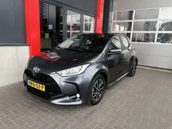 Grijs Gebruikt 2023 Toyota Yaris Hybrid Team Hatchback | € 22.950 (Eerlijke prijs)