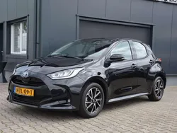 Zwart Gebruikt 2024 Toyota Yaris Hybrid Comfort Hatchback | € 22.450 (Goede deal)