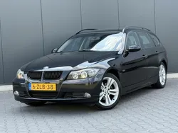 Zwart, metallic lak Gebruikt 2006 BMW 320 Executive Stationwagen | € 3.495 (Eerlijke prijs)