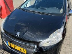 Zwart Gebruikt 2014 Peugeot 208 Hatchback | € 3.500 (Super prijs)