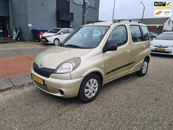 Beige Gebruikt 2001 Toyota Yaris Verso Sol MPV | € 2.650