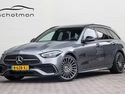 Grijs Gebruikt 2022 Mercedes C300e Premium Stationwagen | € 42.500 (Eerlijke prijs)