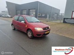 Rood Gebruikt 2003 Fiat Punto Emotion Hatchback | € 700 (Eerlijke prijs)