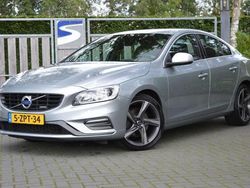 Grijs Gebruikt 2015 Volvo S60 R-Design Sedan | € 14.950 (Eerlijke prijs)
