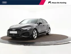 Zwart, metallic lak Gebruikt 2024 Audi A3 Sportback Design Hatchback | € 35.940 (Eerlijke prijs)