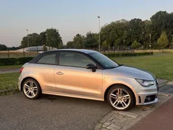 Grijs Gebruikt 2011 Audi A1 Proline Hatchback | € 9.950 (Iets duurder)