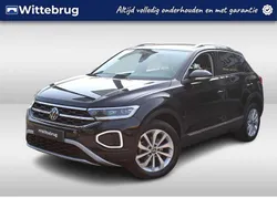Zwart, metallic lak Gebruikt 2022 VW T-Roc Style SUV | € 28.950 (Eerlijke prijs)