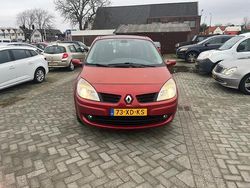 Rood Gebruikt 2007 Renault Scénic II Business MPV | € 2.950 (Eerlijke prijs)
