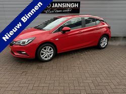 Rood Gebruikt 2017 Opel Astra Edition Hatchback | € 9.999 (Eerlijke prijs)
