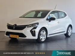 Blanc glacier (369) Gebruikt 2024 Renault Clio V Evolution Hatchback | € 18.200 (Eerlijke prijs)