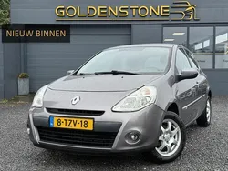 Grijs Gebruikt 2013 Renault Clio IV Collection Hatchback | € 4.443 (Eerlijke prijs)