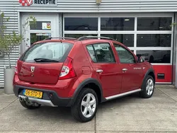 Rood Gebruikt 2011 Dacia Sandero Stepway Hatchback | € 4.950 (Eerlijke prijs)