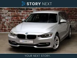 Grijs, metallic lak Gebruikt 2013 BMW 320 Executive Stationwagen | € 15.950 (Iets duurder)