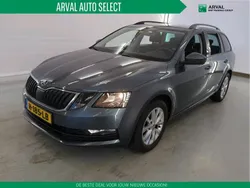 Grijs Gebruikt 2020 Skoda Octavia Business Line Stationwagen | € 16.950 (Goede deal)