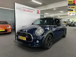 Blauw Gebruikt 2018 Mini Cooper Business Hatchback | € 14.500 (Eerlijke prijs)
