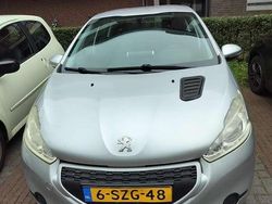 Grijs Gebruikt 2013 Peugeot 208 Access Hatchback | € 4.900 (Duur)