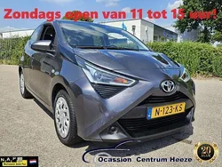 Grijs Gebruikt 2021 Toyota Aygo X-play Hatchback | € 11.999 (Eerlijke prijs)