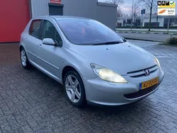 Grijs Gebruikt 2005 Peugeot 307 Griffe Hatchback | € 2.199 (Iets duurder)