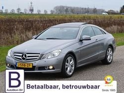 Grijs (metallic) Gebruikt 2010 Mercedes E250 Elegance Coupé | € 14.950 (Iets duurder)
