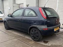 Blauw Gebruikt 2001 Opel Corsa Comfort Hatchback | € 849 (Eerlijke prijs)
