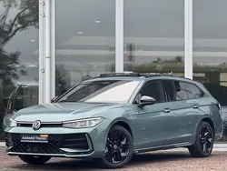 Groen Gebruikt 2025 VW Passat R-line Edition Stationwagen | € 52.900