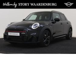 Midnight black (donker zwart metallic) Gebruikt 2021 Mini Cooper Hatchback | € 28.950 (Duur)