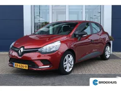 Rood Gebruikt 2016 Renault Clio IV Life Hatchback | € 7.900 (Eerlijke prijs)