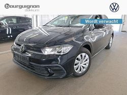 Zwart, metallic lak Gebruikt 2023 VW Polo Business Hatchback | € 22.250 (Goede deal)